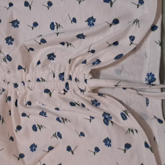 Blue Daisy Dainty Crop Shirt - Picture 4 of 4